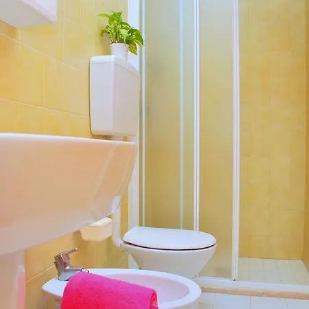 Find Peace Near The Sea In Our Welcoming Flat Apartment *