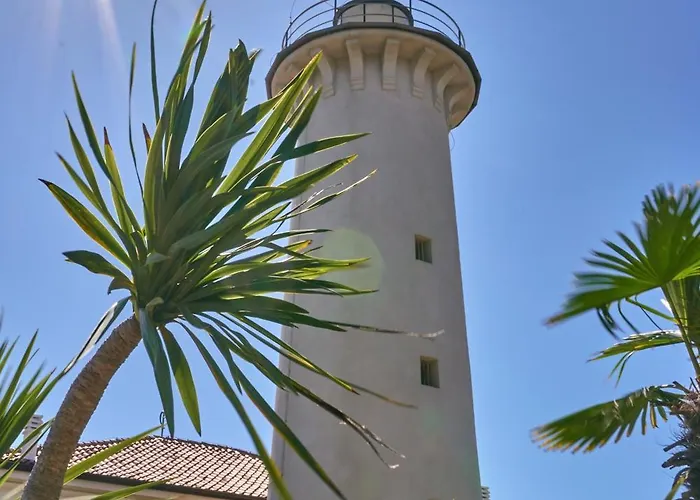 Find Peace Near The Sea In Our Welcoming Flat *